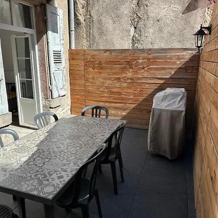 Avec Terrasse Au Puy דירה *